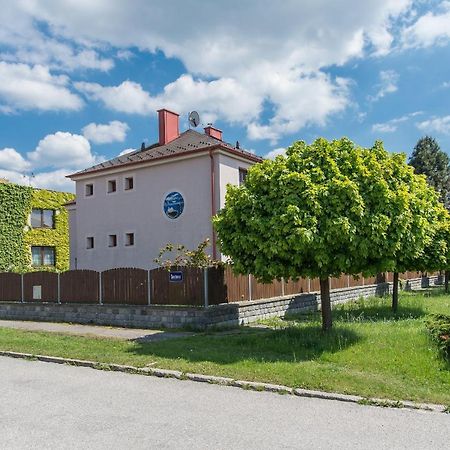 Penzion Leknin Třeboň Εξωτερικό φωτογραφία